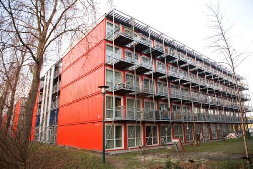 thomasbonar:Homes made from shipping containers