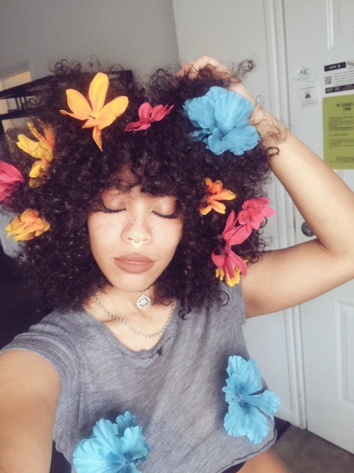 artistiquesoul:  kieraplease:  kieraplease:  I just want to personally thank all the flowers out there that allowed us to stick you in our hair, yall are the real MVPs // ig: kieraplease  Reblogging bc these flowers aren’t a trend, i am spring in human