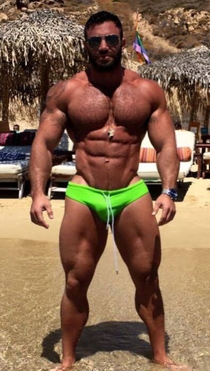 Massive muscles and an awesome bulge - WOOF adult photos