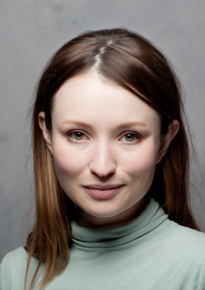 Porn Pics emily-browning-france:  Découvre les photos