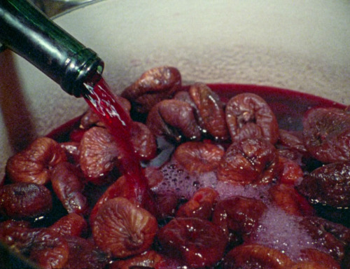 365filmsbyauroranocte:  Garlic Is As Good As Ten Mothers (Les Blank, 1980)    