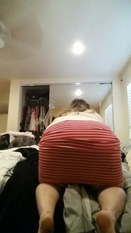 whitegurl4blks:  Daily strip down #gettingcomfy #bbw #bbclove #me    You would so get it. BBC in that ass.