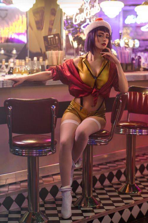 cosplayfanatics:COWBOY BEBOP: Hello! by MiraMarta