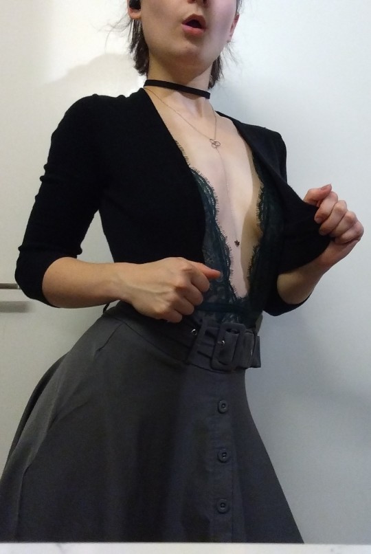 peachchoker:I keep forgetting that I wanted to post more pictures from this set but