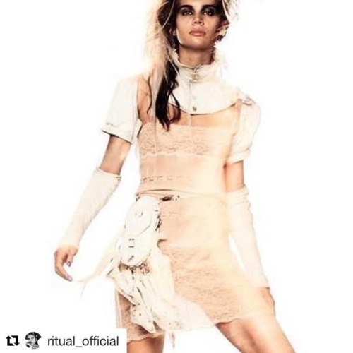 Some of my fashions in @voguebrasil #Repost @ritual_official ・・・ Another stunning image of @sarasamp