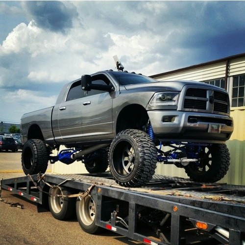 topguncustomz:  Here’s a collection of some well done trucks to start out your week!  Follow us to see more like this!http://topguncustomz.blogspot.com/