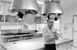 Fuckyeahvintage-Retro:  Frank Sinatra At Home. Palm Springs, Ca (1965) © John Dominis