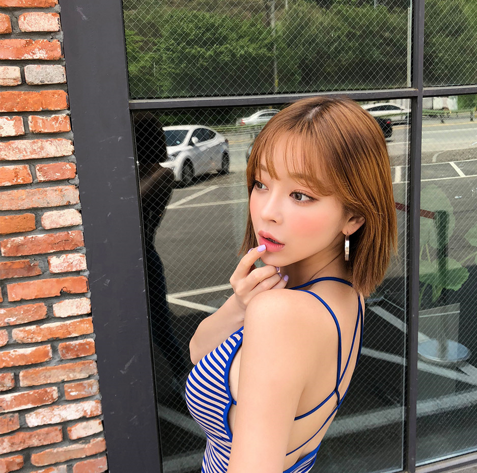 korean-dreams-girls:  Kang Tae Ri - May 18, 2018 Set