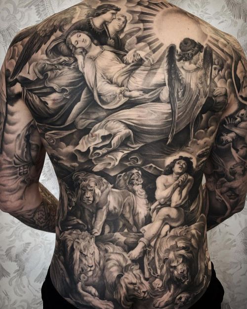 Amazing angels renaissance back tattoo by Andy Blanco @andyblancotattoo ! 