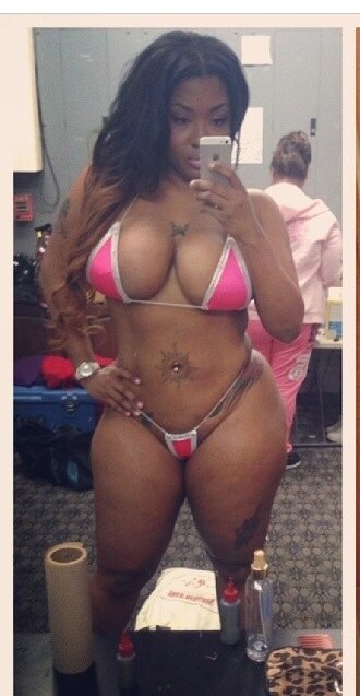 goldieloc:  thick and sexy  Thick sexiness