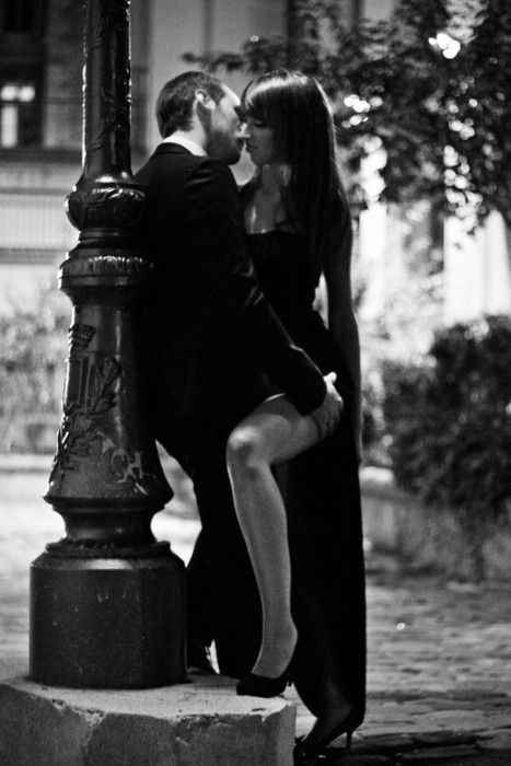 speak-softly-my-love:“The best kiss occurs a thousand times between the eyes+++++before