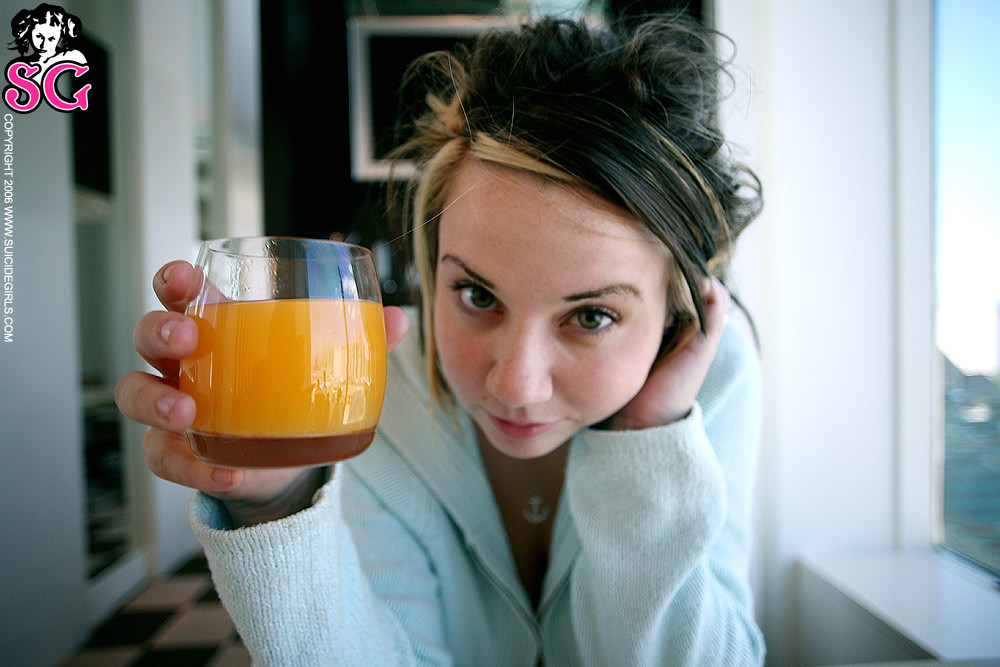 ladies24-7:  Good morning Quinnie !!!  Fastest growing porn blog on tumblr !! Click