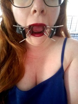 manic-pixie-ginger-slut:  In my opinion a good lip color makes any gag that much lovelier and more inviting.