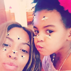 beyoncelegion:   Beyoncé’s 2015 selfies.