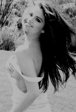 selenaco:You have every right to a beautiful life.