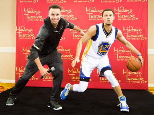 splash-brothers:  Steph poses with his wax figure at Madame Tussauds San Francisco 