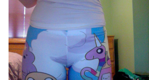 Porn Pics maj0raswrath:  LSP is on my thigh and I am