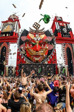 vibegirlsblog:  Defqon.1 Festival 