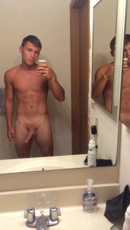 ksufraternitybrother:  OF FUCK YEAH!!! I LOVE THIS TAN LINE…    KSU-Frat Guy:  Over 45,000 followers . More than 33,000 posts of  amateur dudes, jocks, cowboys, rednecks, military guys, and much more.   Follow me at: ksufraternitybrother.tumblr.com