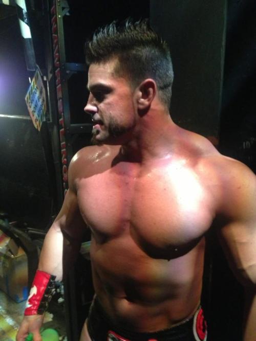 stephluvzrasslin:  Brian Cage…How could you not like this guy?