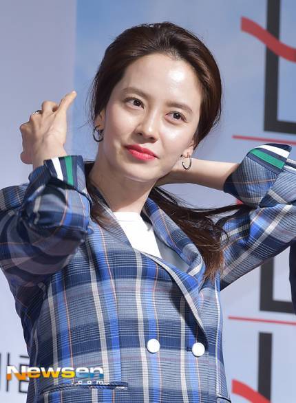 Song Jihyo at the VIP Premiere of her movie [Wind Wind Wind]