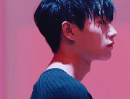 donqhan:Get you a man that looks at you the way Yongguk and Sihyun look at each other