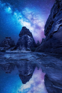 tr3slikes:  500px / Reflected milkyway by