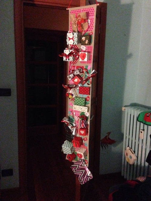 My best friend @queen-alexandra-salome made this AWESOME advent calendar (handmade, mind that) for m