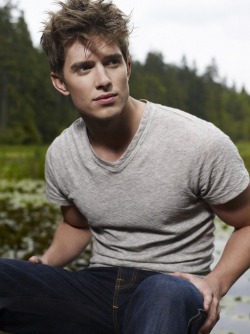 heiscute:  plasma-boy:  taur:  Drew Van Acker