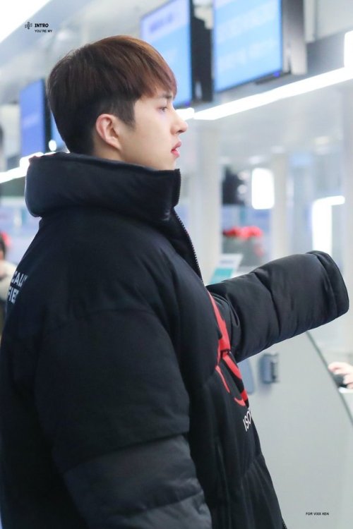 officialrovix:181125 Ken @ Haneda Airport | © Intro