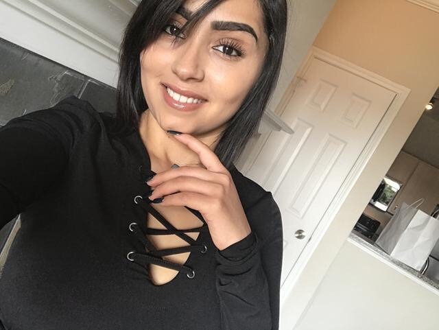 hornythots:  Busted ❤️