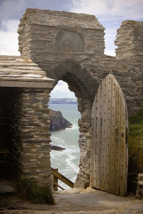 wolverxne:  Tintagel Castle - Tintagel, Cornwall, England - by: Vincent Hoogendoorn