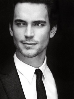 alekzmx:  Matt Bomer