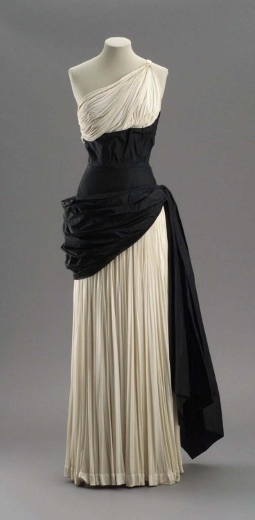 omgthatdress:  Dress Madame Grès, 1950s The Museum of Fine Arts, Boston 