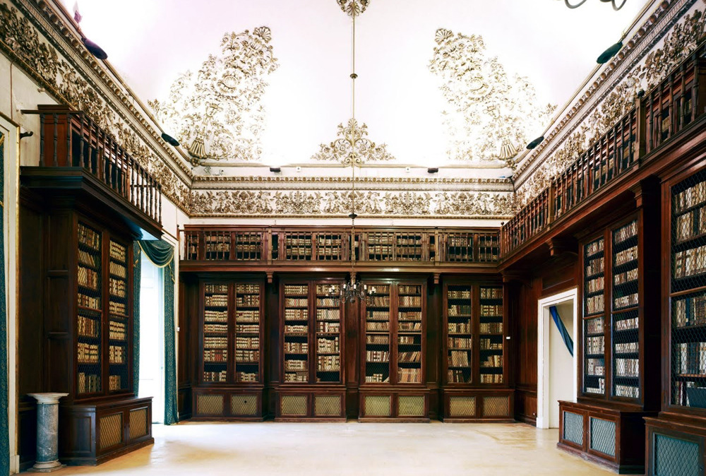 bookgeekconfessions:   Candida Hofer - Libraries (published 2005)  LIBRARIES! LIBRARIES