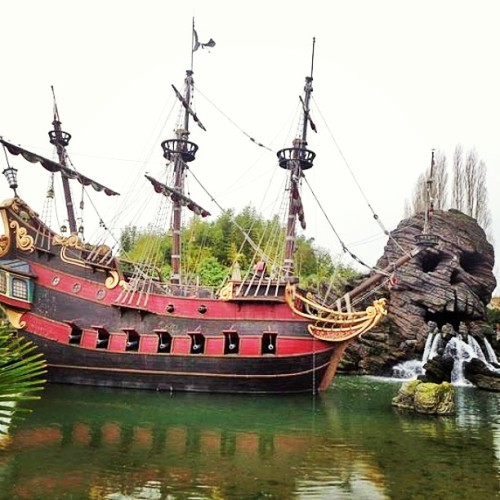 Neverland!! #thejollyroger #skullrock #adventureland