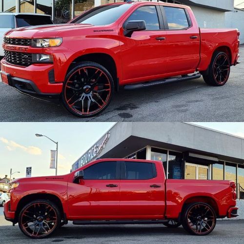 Perfect Match Silverado on 26” Giovanna Bogota Wheels with Color Matched Machine Tips #giovannawhe