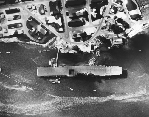 Aircraft carrier enterprise  Ford at pearl Harbor 12 July 1942