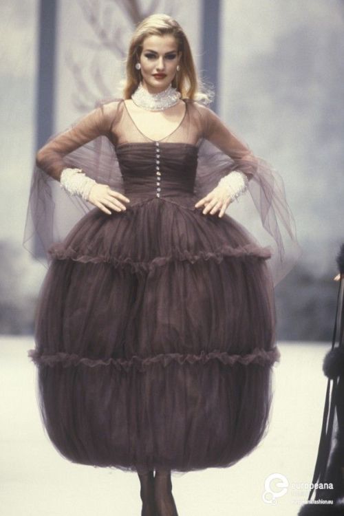 lelaid: Chanel Haute Couture F/W 1991