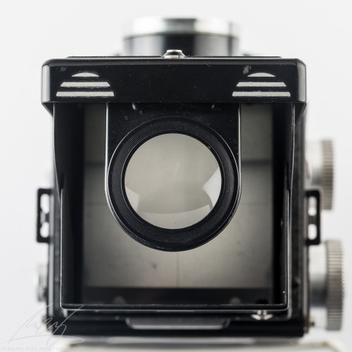 So at work today, my boss decided to have me take some photographs of old cameras for the shop&r
