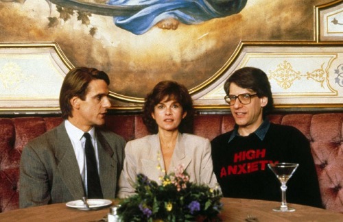 fatabbot:Jeremy Irons, Geneviève Bujold and David Cronenberg on the set of Dead Ringers.