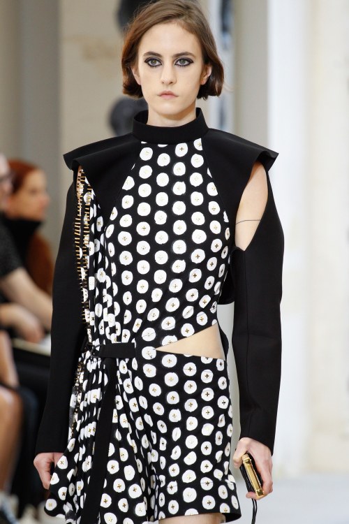 Chloe Nardin at Louis Vuitton Spring 2017 RTW