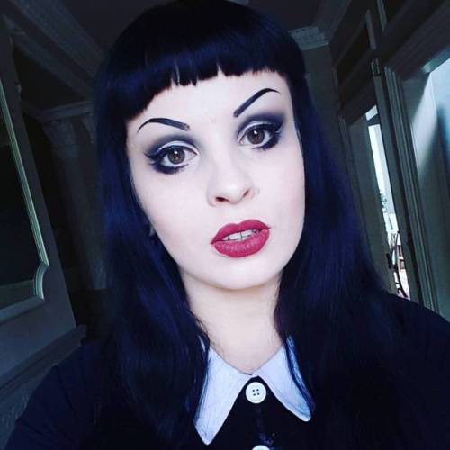 Off to see some friends in Glasgow  #goth #gothic #gothmakeup #redlips