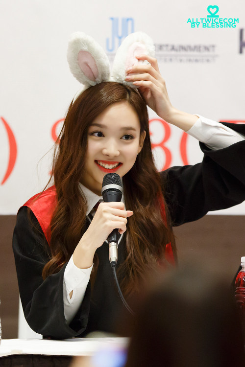 kpop-now:  Bunny Nayeon 