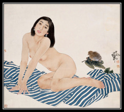 adhemarpo:He Jiaying (Chinois, 1957) - Nu au drapé bleu rayé de blanc