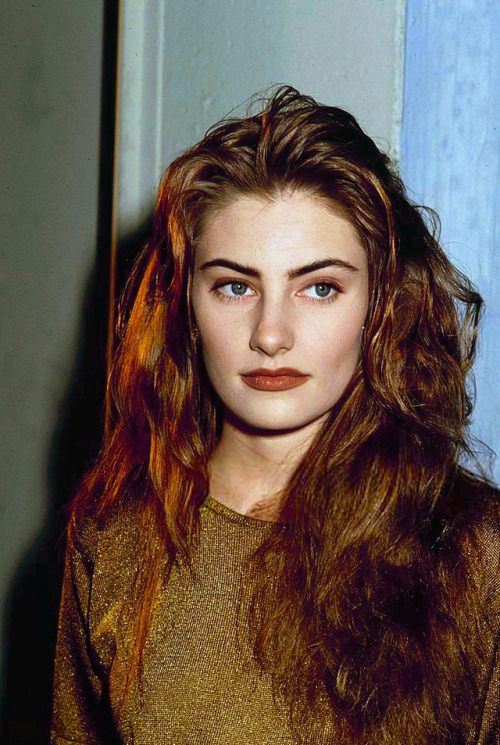 madeleine-ferguson:Mädchen Amick, 1990.