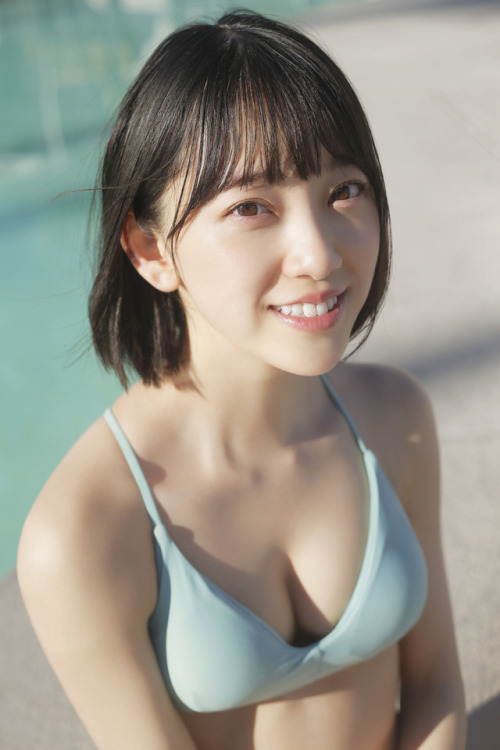 46pic: Miona Hori 1st Photobook