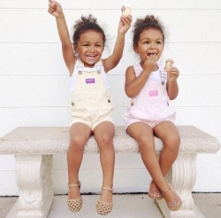 fuckyeahswaggedoutkids:  I love twins 😍💖