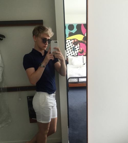 erected: I’m back in Los Angeles I want this boy, collared.