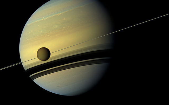 bobbycaputo:  These are the Most Incredible Photos Shot by NASA’s Cassini Probe